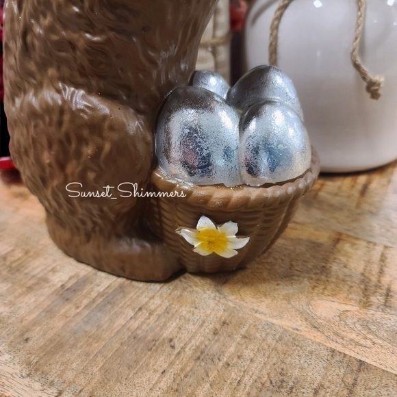 LARGE 13.5” Faux Chocolate Easter Bunny w/ Foil Eggs Figure Tabletop Decor New - Picture 3 of 3